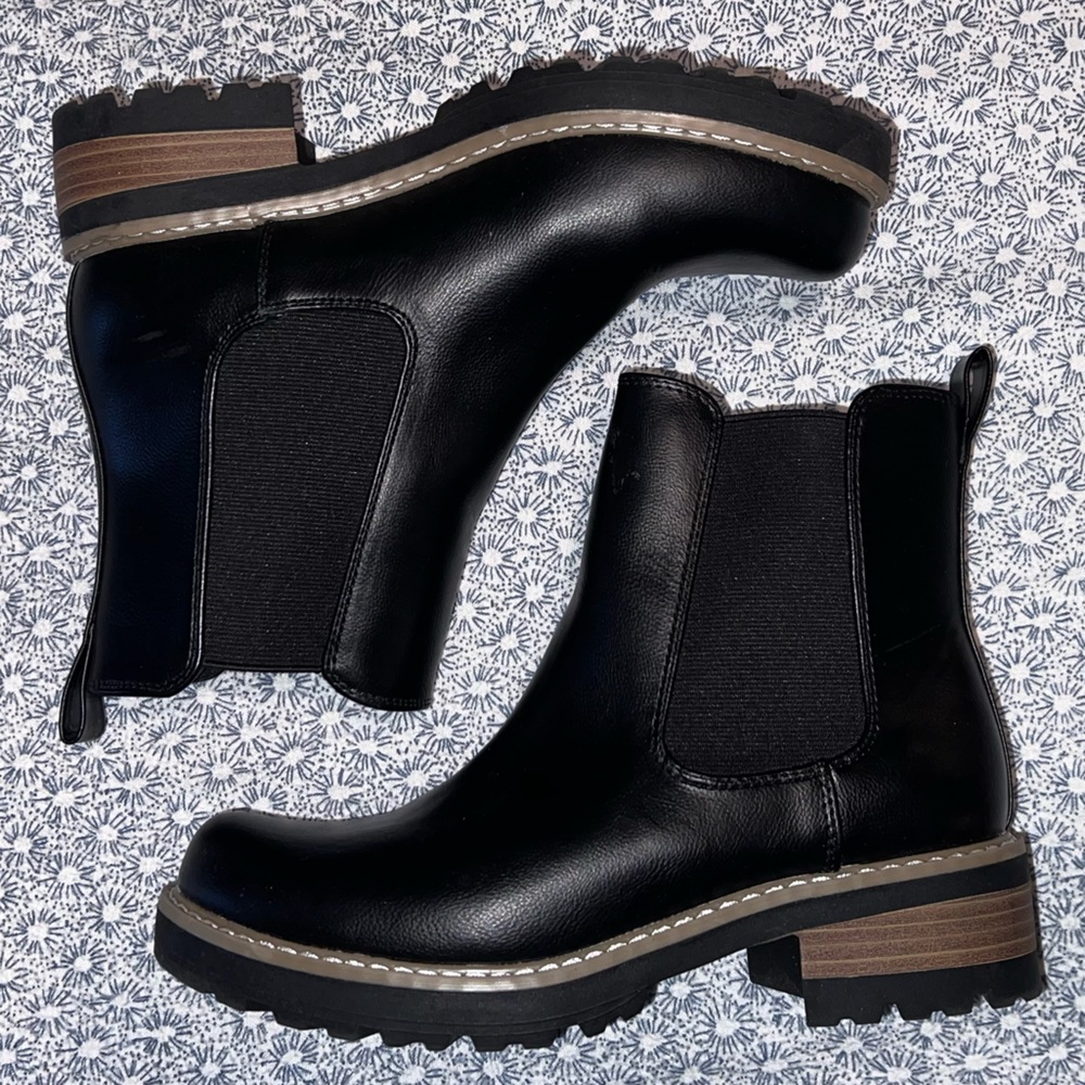 Celina Chelsea Boot